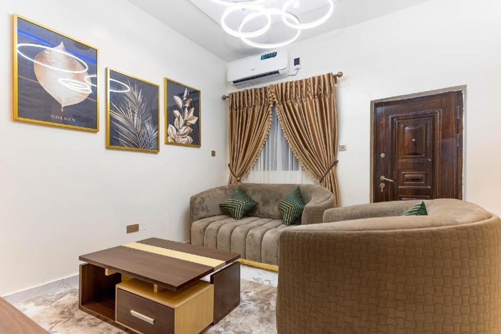 God'S Touch Apartments Remi Fani Kayode Gra. Ikeja Luaran gambar